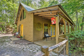 Bumblebee Cottage Murphy Retreat with Hot Tub